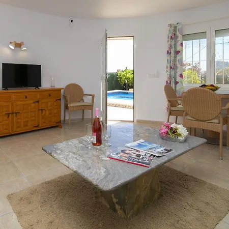 Louisa By Interhome *