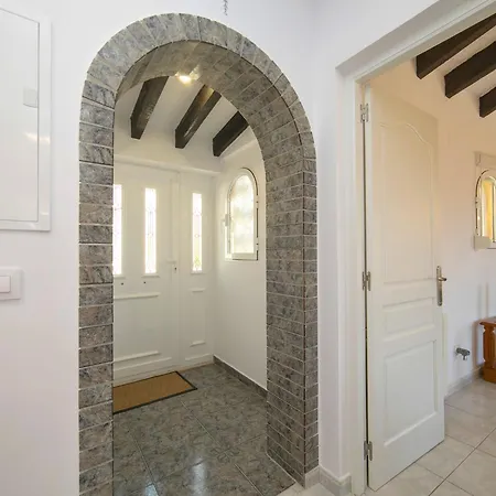 Louisa By Interhome *